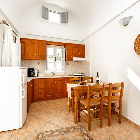 Villa By Hotel Thira Тира Экстерьер фото