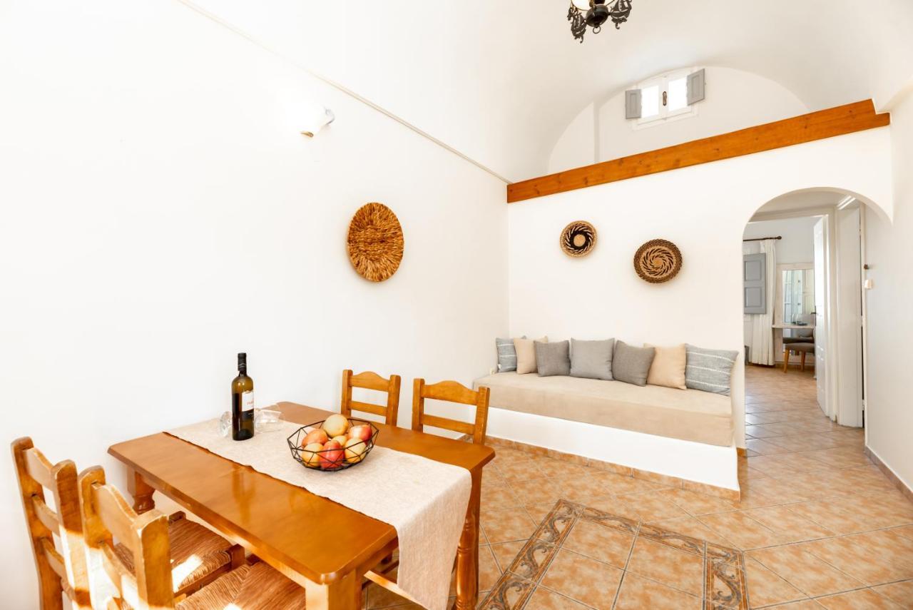 Villa By Hotel Thira Тира Экстерьер фото