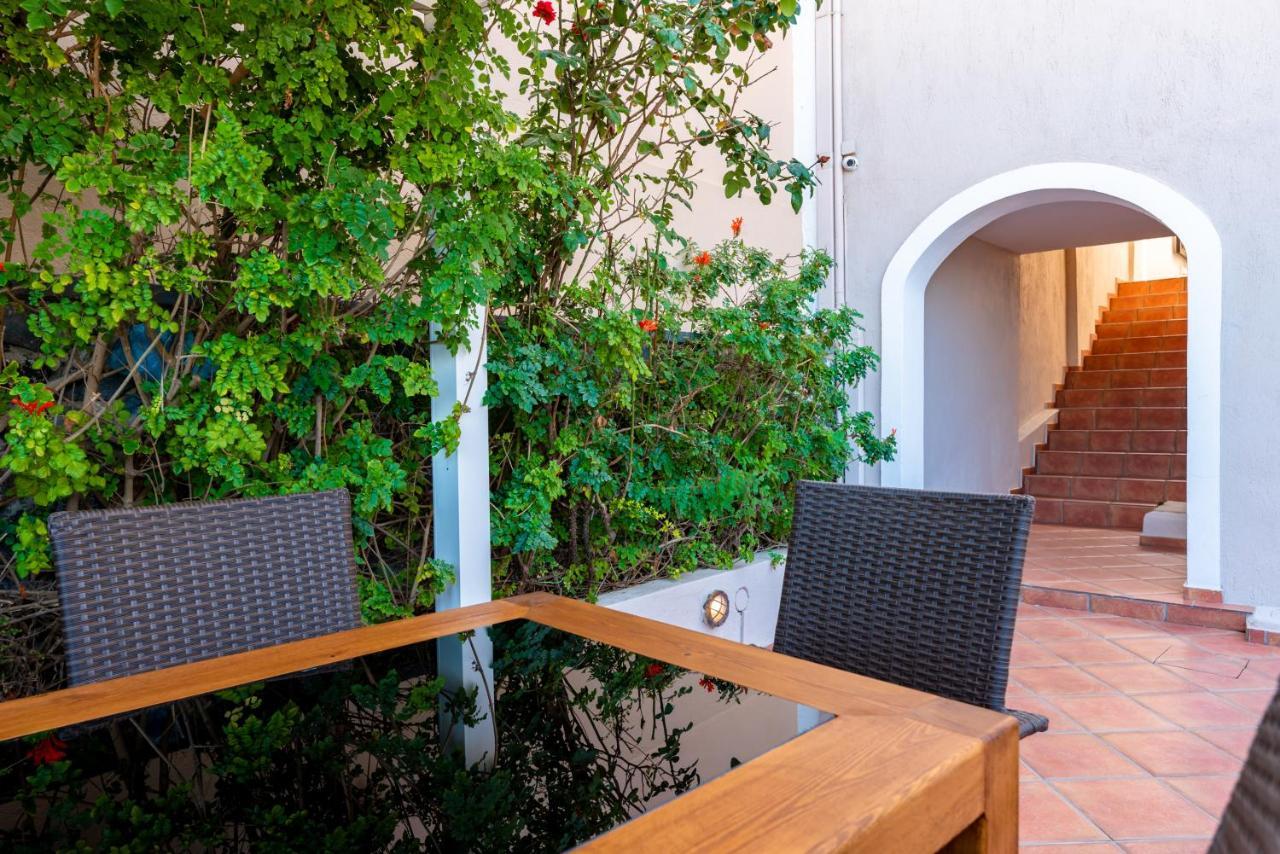 Villa By Hotel Thira Тира Экстерьер фото